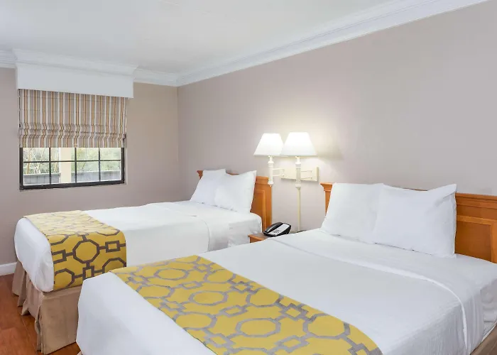 Casa Bella & Extended Hotel 2*